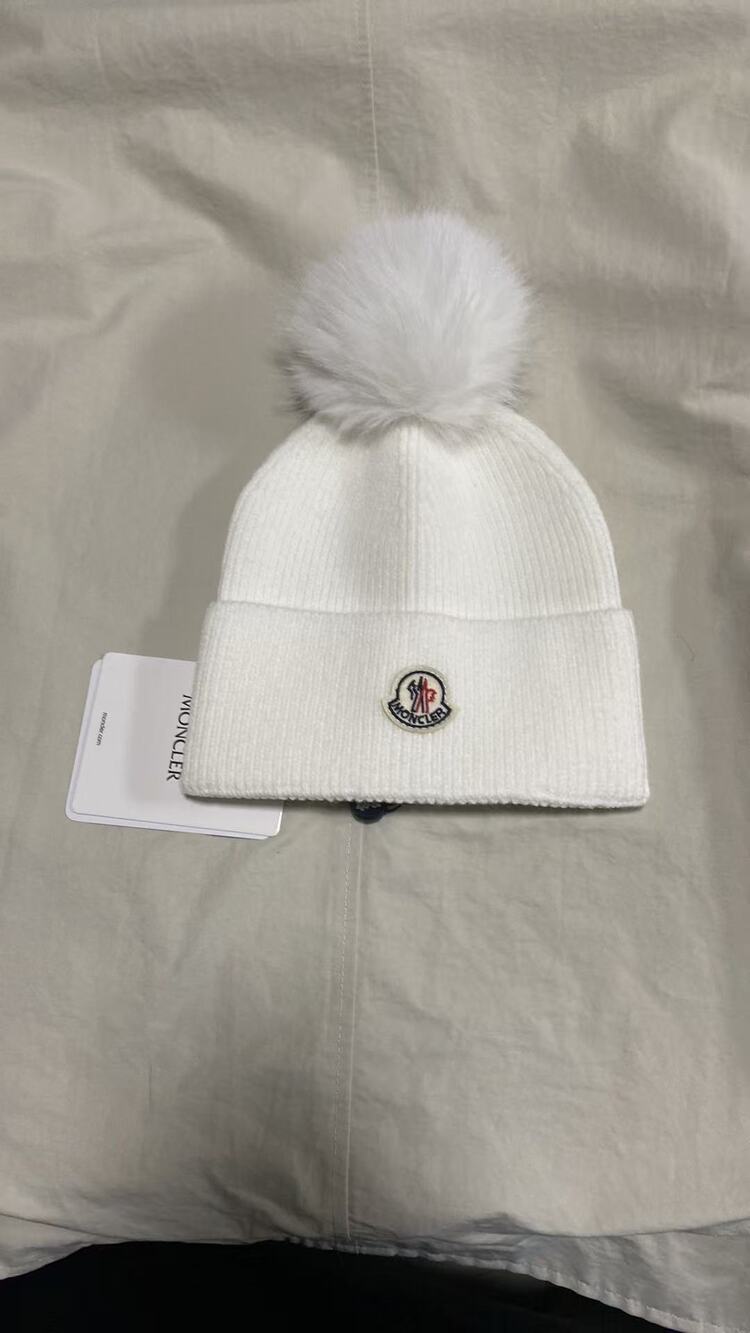 Moncler Logo Patch White Ribbed Knit Pom Pom Beanie